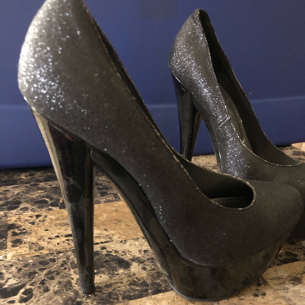 Women’s size 6.5 heels